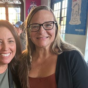 Meet your Posher, Charis